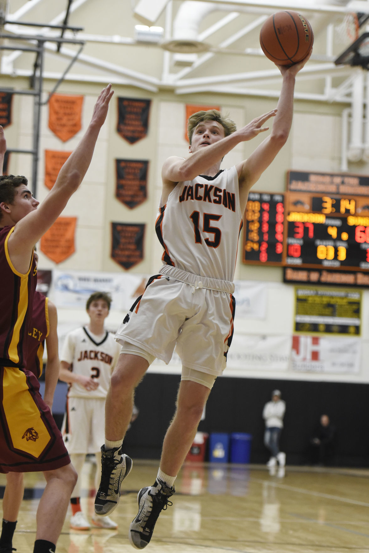 Broncs basketball